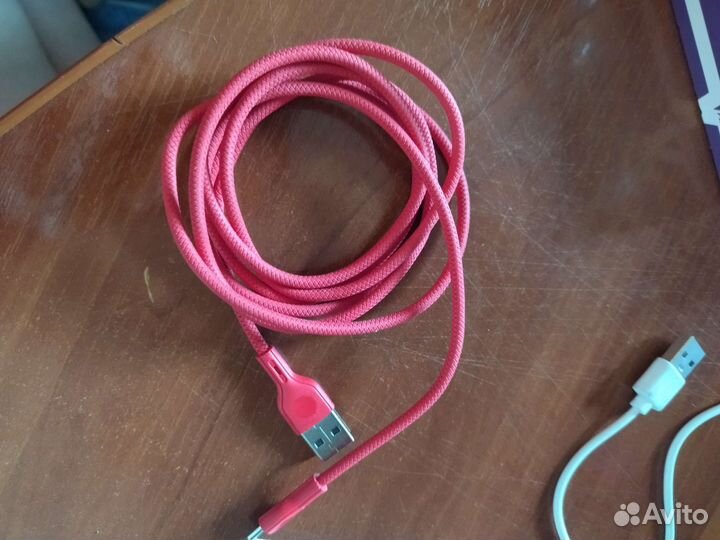 Кабель для зарядки телефона