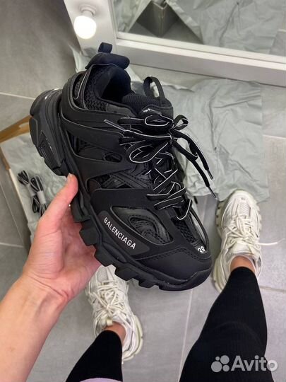 Balenciaga track