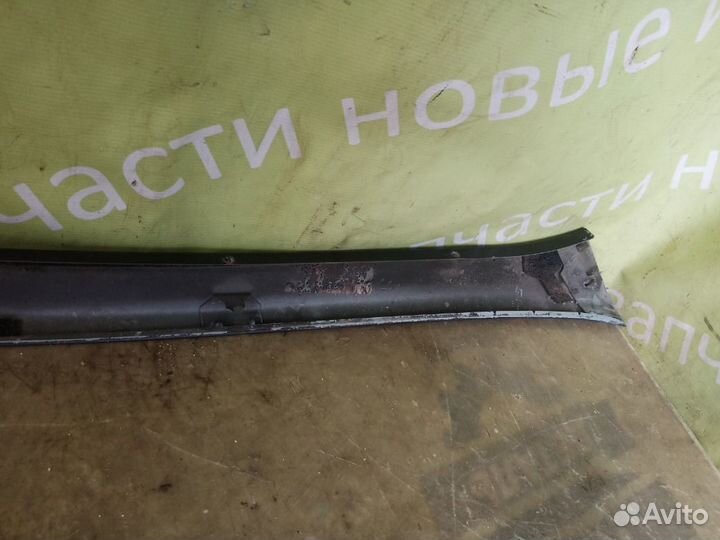 Молдинг лобового стекла правый Peugeot 607 ES9J4S