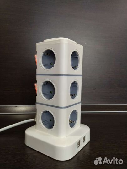 Удлинитель. 12 розеток и 4 USB. С защитой