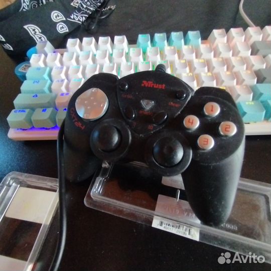 USB Геймпад Trust GXT 24