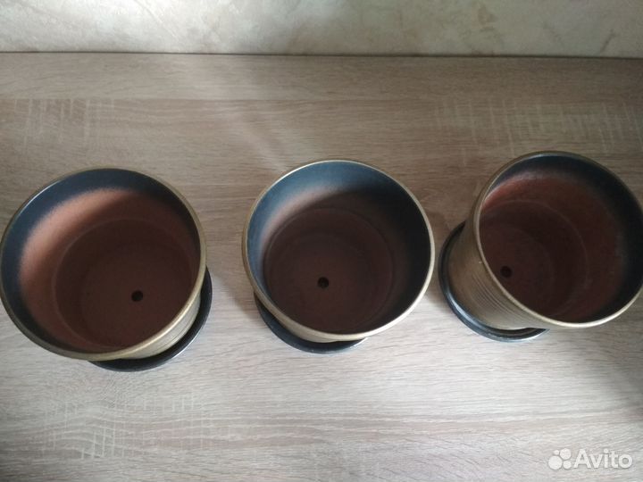 Три цветочных горшка