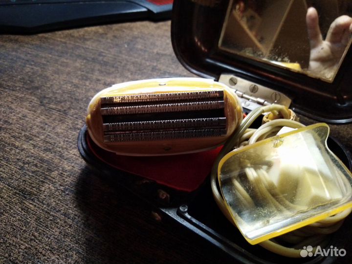 Электробритва. Нева СССР карболит