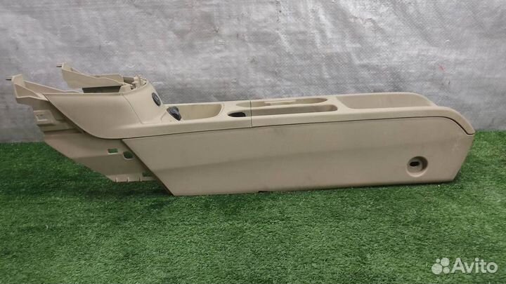 Консоль центральная (без подлокотника) Ford Fiest