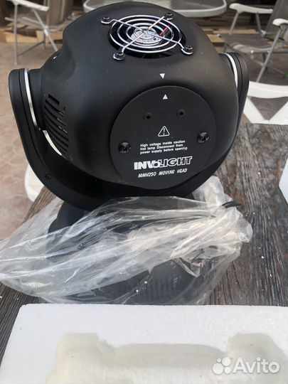 Прожектор вращающаяся голова involight