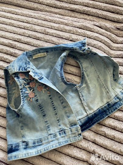 Джинсовая жилетка для девочки