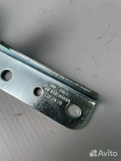 Петля капота правая Omoda S5