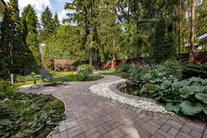 Дом 440 м² на участке 12,5 сот.