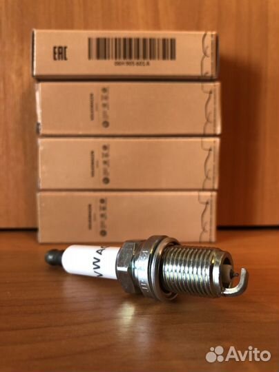 Свеча зажигания VAG 06H905601A