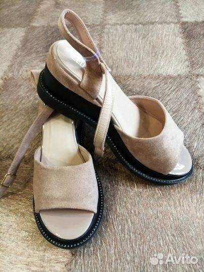 Босоножки новые 38-39