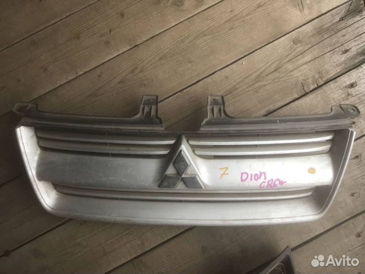 Решетка радиатора Mitsubishi Dion