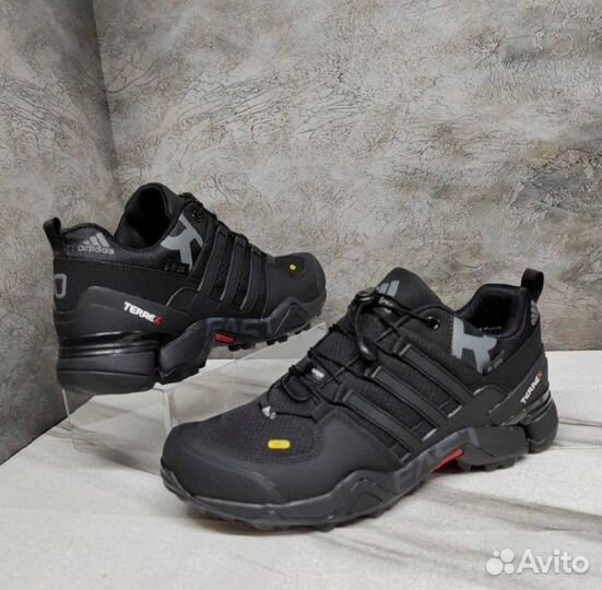 Кроссовки adidas