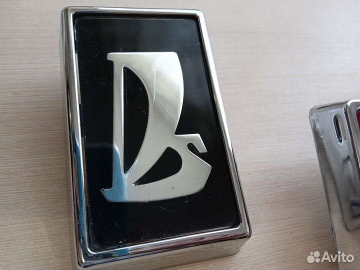 Коллекционный комплект эмблем ваз 2106(СССР)