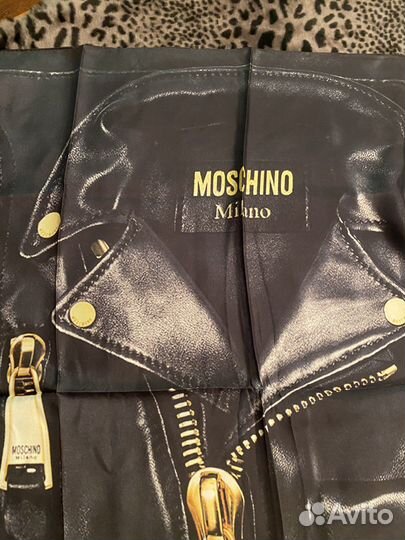 Новый платок Moschino