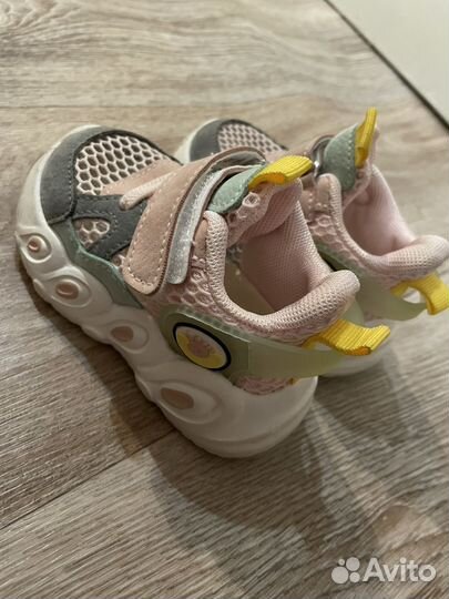 Кроссовки для девочки 16 размер