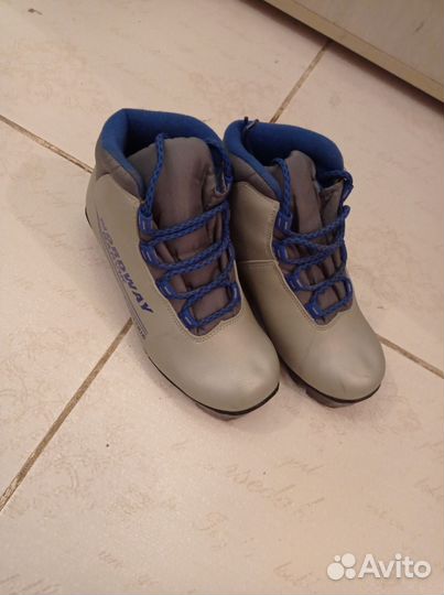 Лыжные ботинки