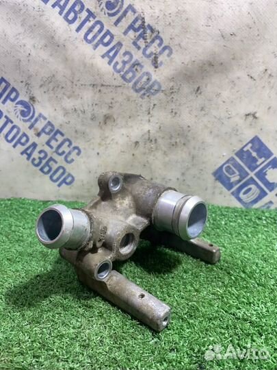 Фланец системы охлаждения Volvo S40 седан 1.6