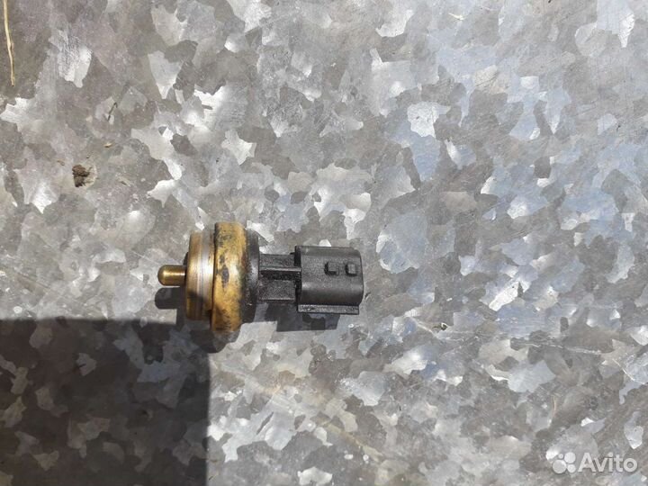 Датчик температуры охлаждающей жидкости