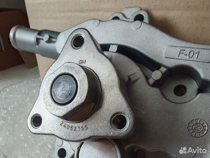 Помпа, водяной насос Opel Astra/Corsa 95524738