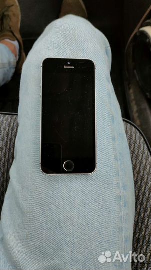 Телефон iPhone se