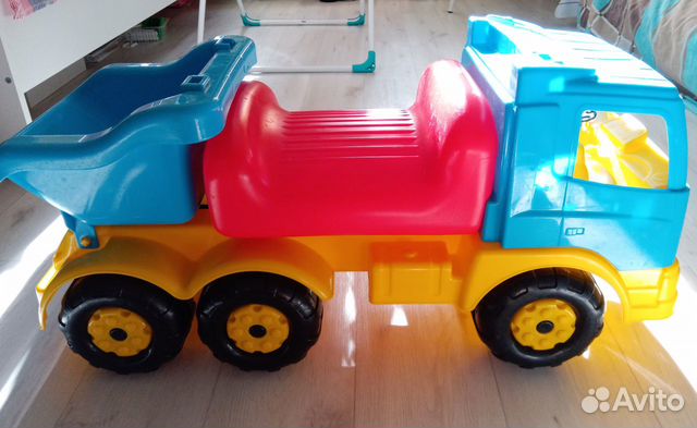 Автомобиль - каталка