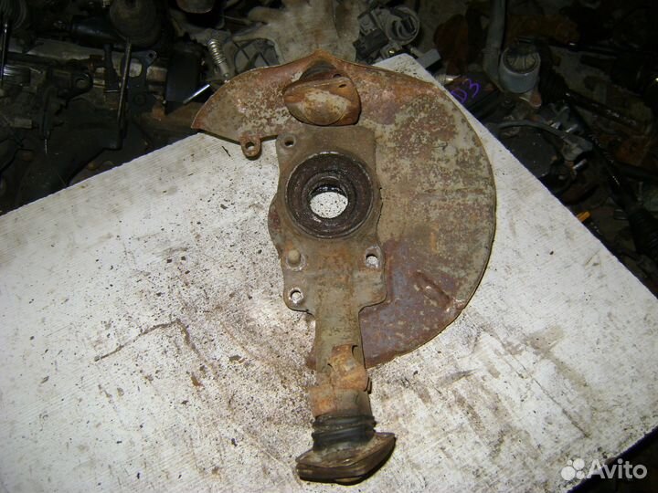 Кулак передний левый Шевроле Нива Chevrolet Niva
