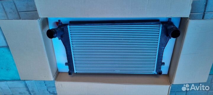 Продам интеркуллер (tiguan II 2018 г.)