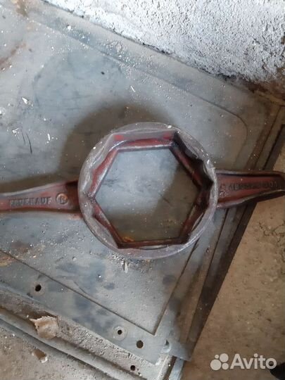 Ключ ступичный