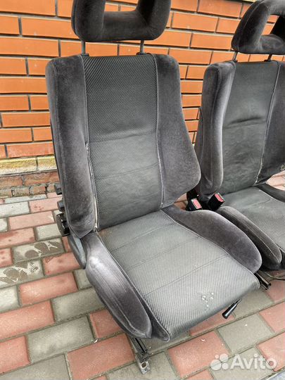 Передние сиденья Recaro