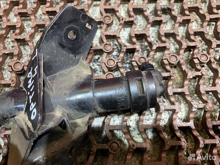 Форсунка омывателя левая Оптима 4 Kia Optima