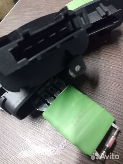 Резистор печки Вито 638