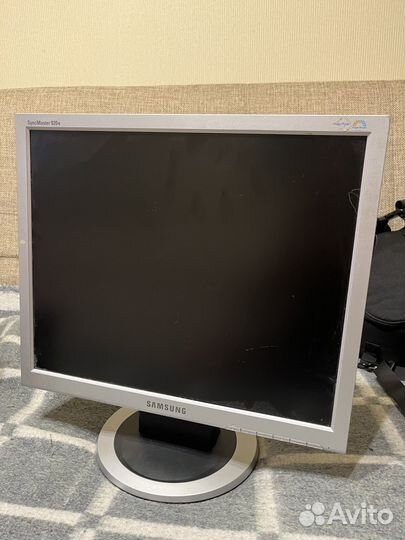 Монитор Samsung