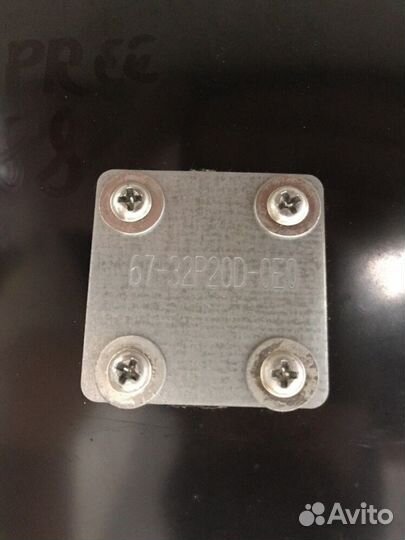 Штатная подставка, ножка телевизора