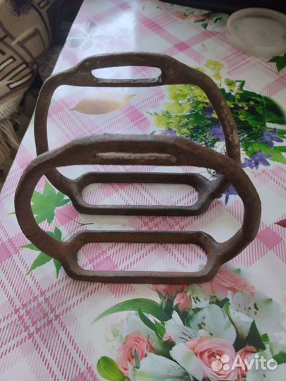 Стремена для лошади