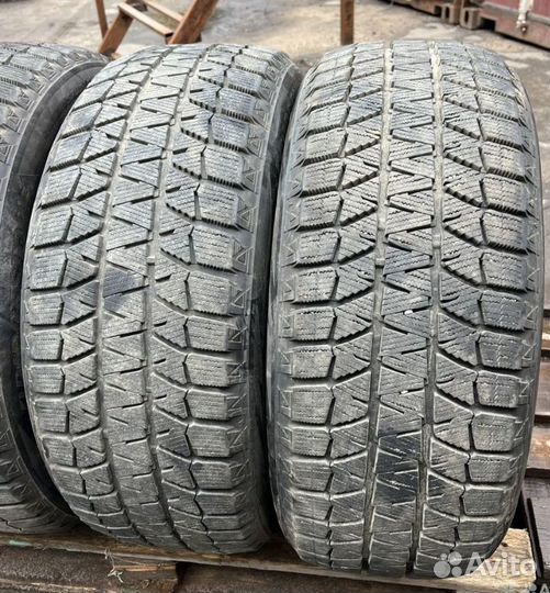 Bridgestone Blizzak WS-80 235/50 R19