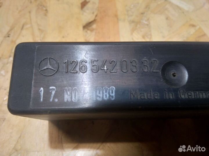 Реле света фар W124