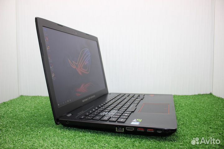Ноутбук Asus ROG Strix GL553VD i5/GTX1050/SSD250
