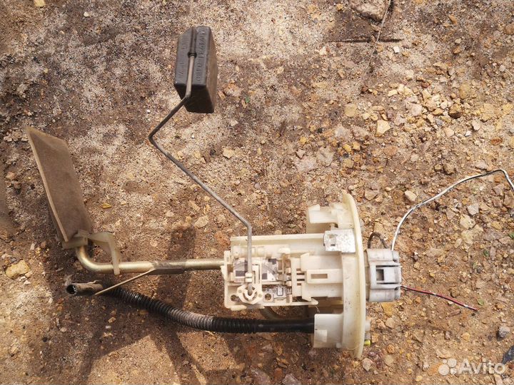 Датчик уровня топлива Toyota Probox дизель 1,4