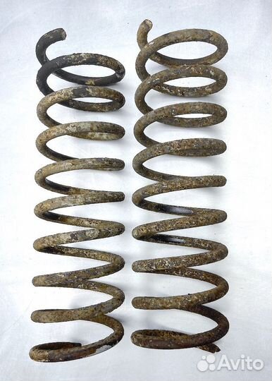 Мицубиси Галант Пружина задняя