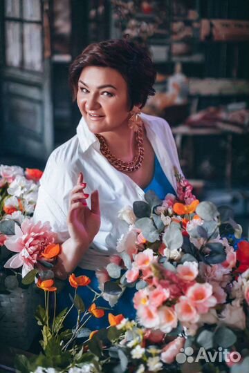 Прически, локоны, косы, пучки, афрокудри