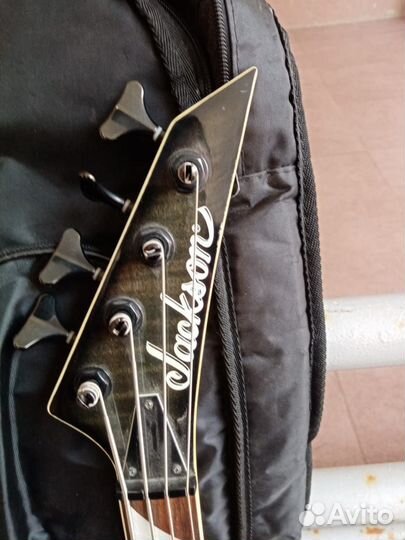 Бас гитара jackson