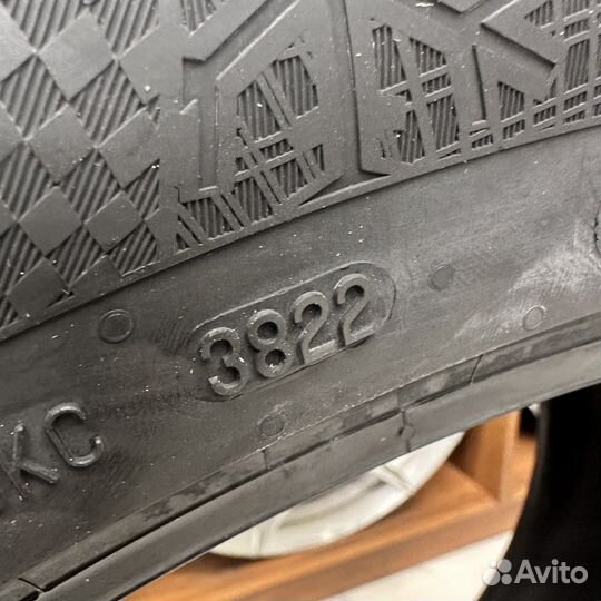 Continental ContiWinterContact TS 860S 295/40 R22 112W