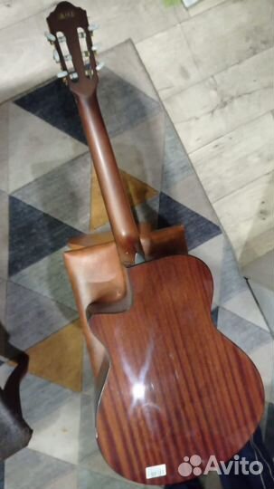 Электрокустическая гитара ibanez