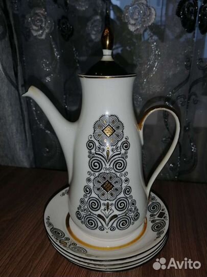 Кофейник и блюдца СССР