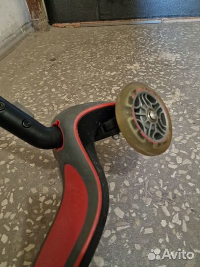 Самокат трехколесный globber