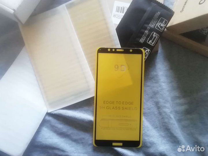 Защитное стекло на телефон