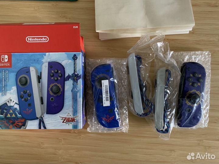 Nintendo Switch Joy-Con Zelda Skyward Edition