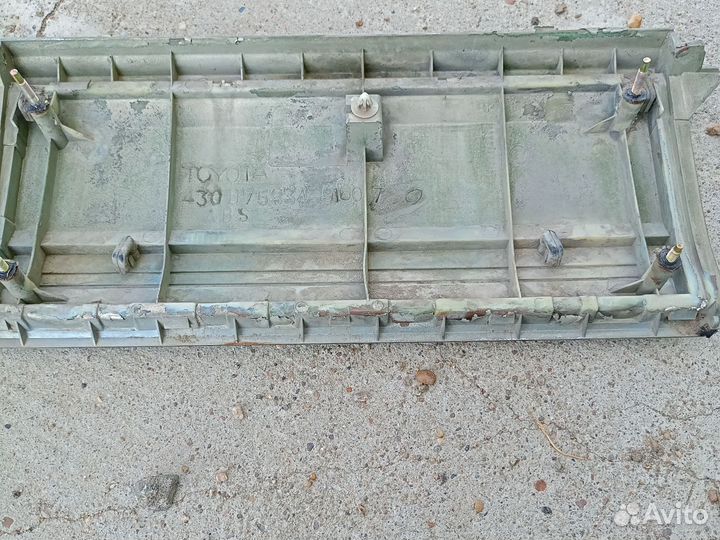 Продам б/у Фару