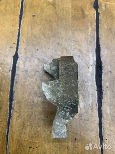 Кронштейн кондиционера Opel Astra H Z18XE 2005