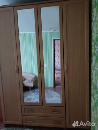 Продам спальный гарнитур бу
